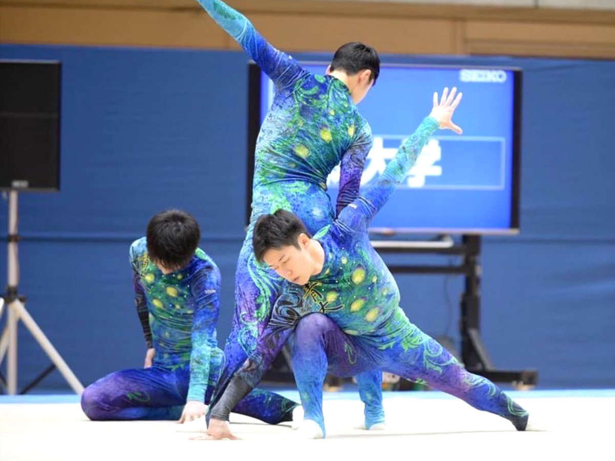 青森大学男子新体操部